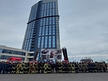 На крыше «Волгоград-СИТИ» очевидцы наблюдали пожарных