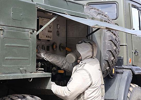 Военнослужащие ЗВО провели дезинфекцию оборонного завода в Калуге