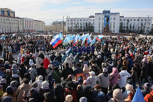 Более тысячи якутян станцевали осуохай в честь Дня Республики