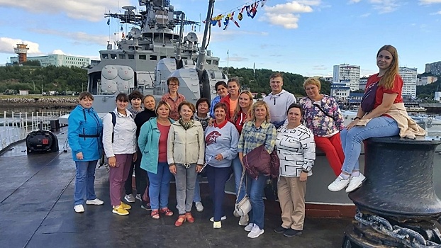Два руководителя юнармейского отряда из Вологды познакомились с Кольской флотилией