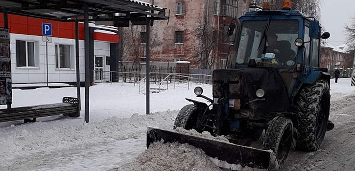 В Омске предлагают полностью перекрывать улицы на время сильных снегопадов
