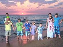 Многодетная семья из САО получила почётный знак родительской славы