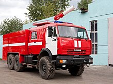 В районе военного госпиталя в Пензе загорелись три вагончика