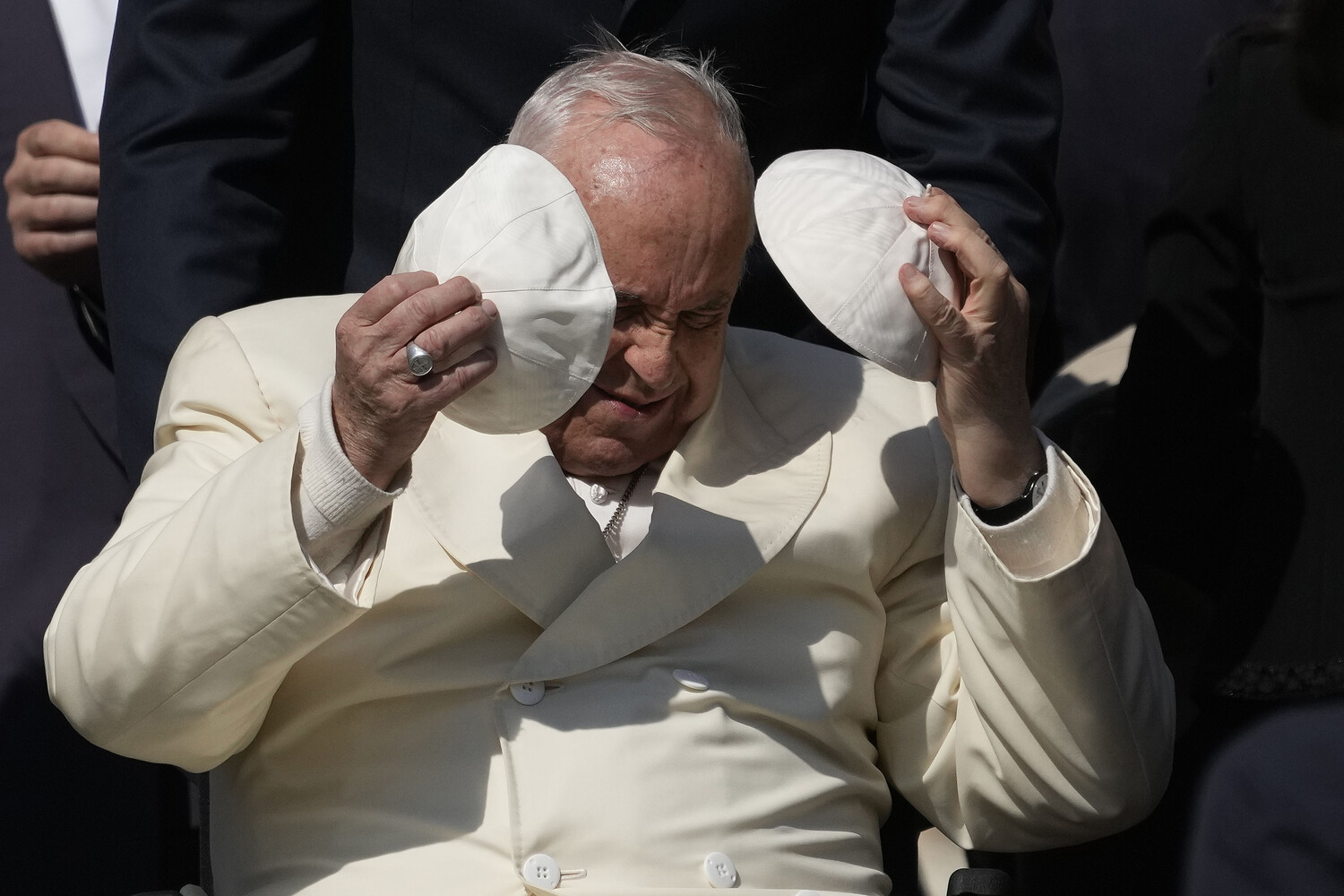 Reuters сообщил об извинениях Ватикана после слов папы римского о геях