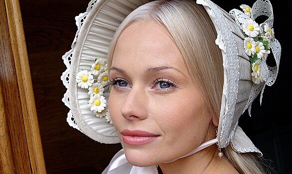 Как сейчас выглядит звезда сериала «Бедная Настя» и первая красавица 2000-х Елена Корикова