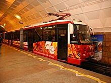 В Волгограде из-за сильного снегопада горожане пересели на трамваи