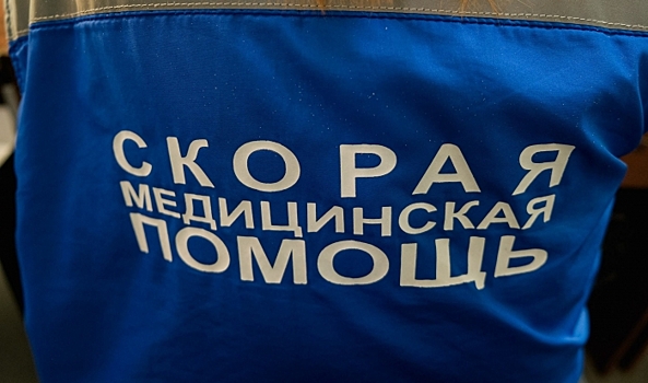 В Волгоградской области бетономешалка подмяла под себя иномарку