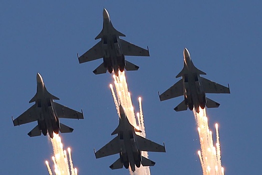 Ростех передал в войска новую партию истребителей Су-35С