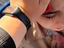 В Новосибирске мужчина разбил бутылкой стекло автобуса и ранил пассажирку