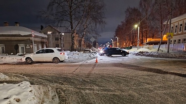 Водитель иномарки получила травмы на дороге в Вологде