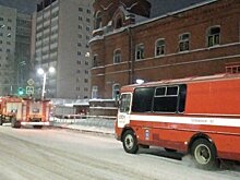 В центре Кирова снова загорелась заброшенная постройка