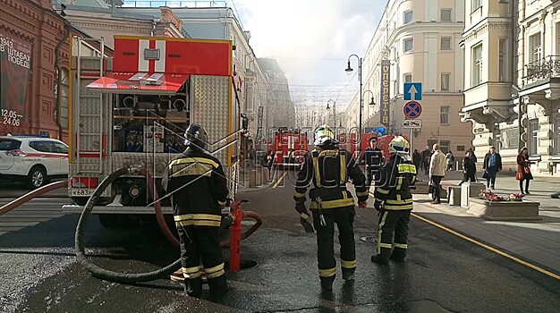 МЧС предупредило об угрозе обрушения перекрытий в здании на Большой Дмитровке в Москве