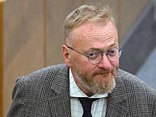 Милонов устроил новогодний рейд по борделям