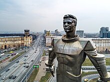 На Ленинском проспекте отреставрировали памятник Юрию Гагарину