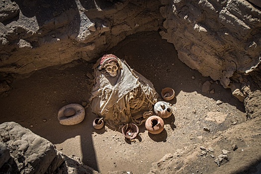В Перу найдена спрятанная в "контейнер" 1000-летняя мумия