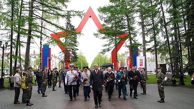 Более 200 тысяч человек приняли участие в "Бессмертном полку" в Уфе