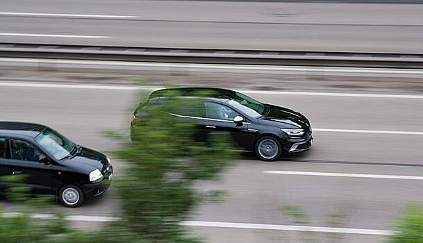 Минтранс​ может запретить водителям превышать среднюю скорость