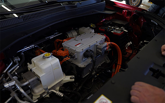 В России появилась возможность научиться ремонтировать электрокары и гибриды