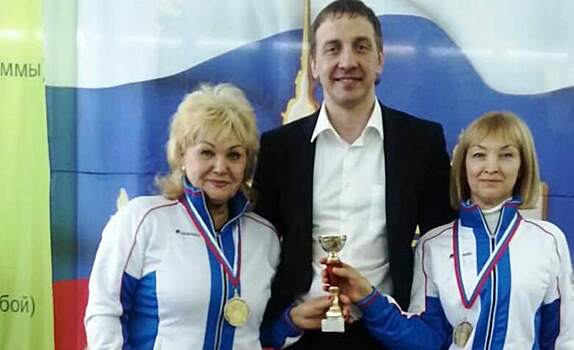 Новосибирские пенсионерки выиграли две золотые медали на первенстве России по пауэрлифлингу