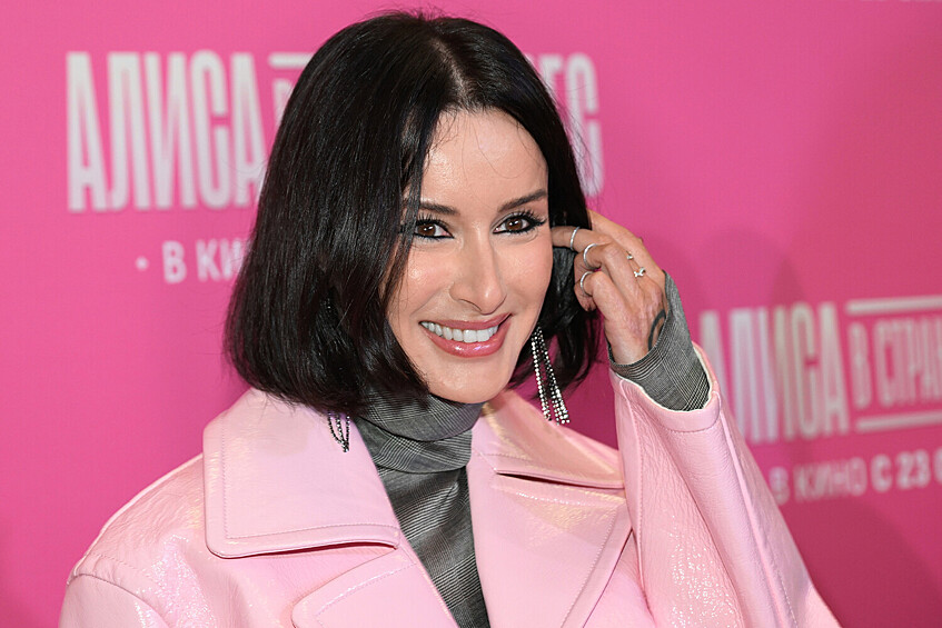 Генеральный продюсер фильма «Алиса в Стране чудес» Тина Канделаки на премьере картины в кинотеатре «Каро 11 Октябрь» в Москве, 2025 год