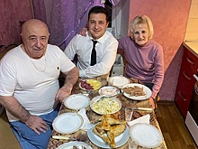 Зеленский спрятал родителей под охраной английского спецназа