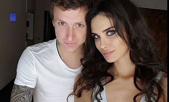 Жена Мамаева уличила футболиста в измене и выложила фото любовницы