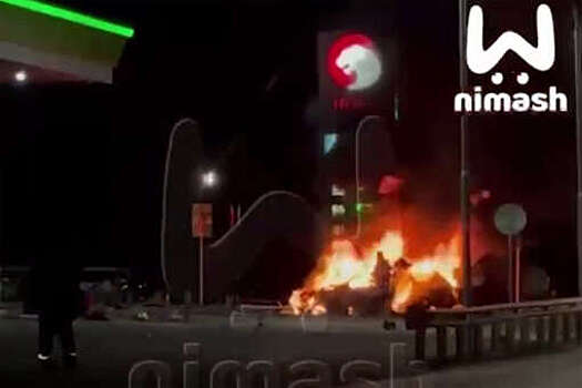 Mash: Audi влетела в заправку в Арзамасе и моментально вспыхнула