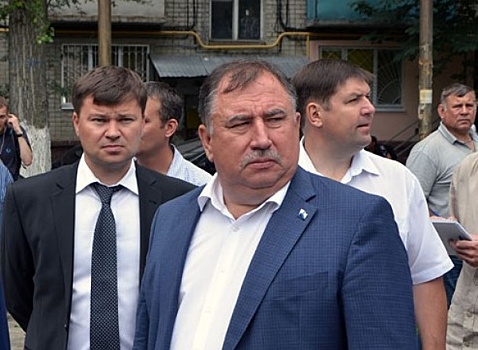 Со скандалом уволенный глава Саратова вернется во власть