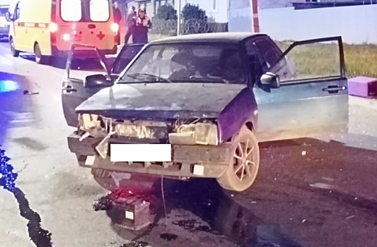 В Октябрьске в ДТП с двумя легковушками пострадал парень