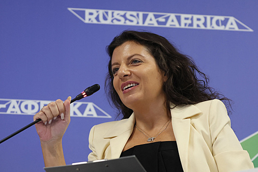 «Человек, чье имя известно в нашей стране каждому»: Симоньян рассказала, кто читал ее книгу до публикации