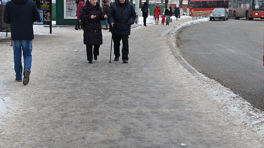 Глава Кирова: Это не тротуары, это бобслейные трассы