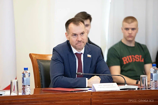 Спикер Заксобрания Сергей Жестянников: В Дискуссионном клубе при Молодежном парламенте Вологодской области состоялось космическое заседание сразу с двумя Героями России