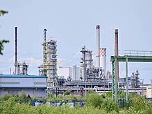 К потолку цен ЕС на российскую нефть присоединились три страны