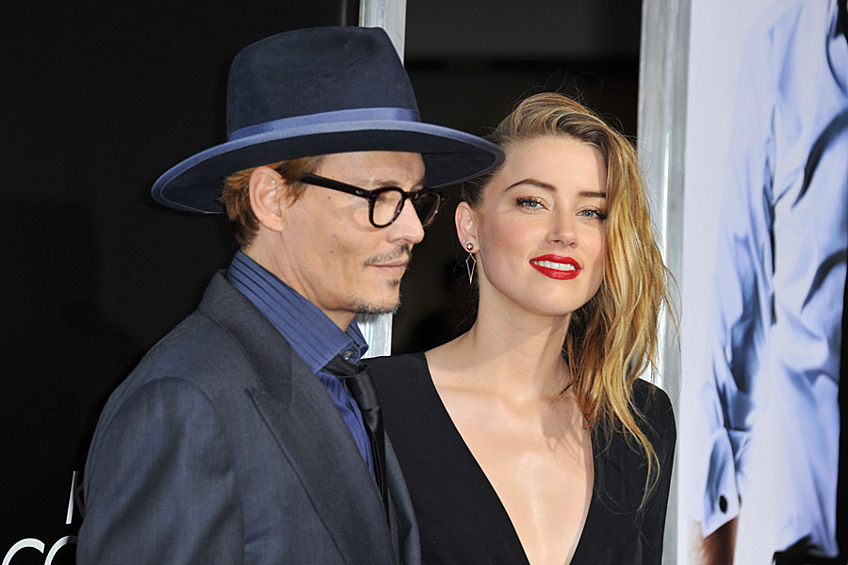 Но только вот сам Джонни с головой прыгнул в эти нелегкие отношения и также нелегко из них выходил. Суды, связанные с их семейными скандалами, продолжаются до сиз пор, хотя пара развелась еще в 2016 году.