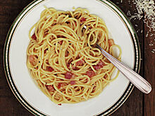 Названы опасные ресторанные блюда