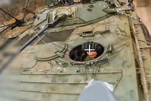 Водитель украинской БМП попросил дрон выбрать другую цель