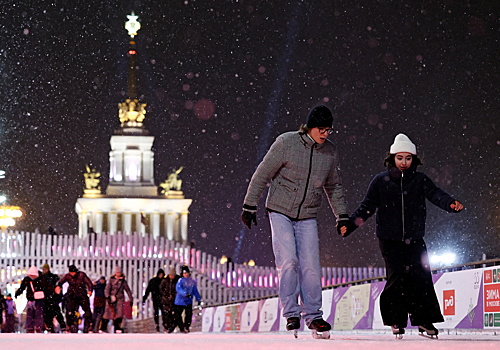 В каждом районе Москвы появятся бесплатные катки