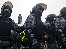 СК проверяет факты насилия против полицейских на незаконных акциях в Москве