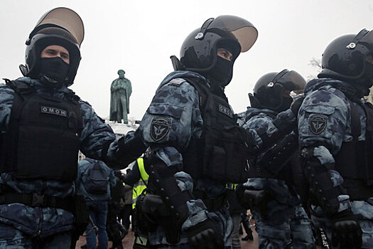 СК проверяет факты насилия против полицейских на незаконных акциях в Москве
