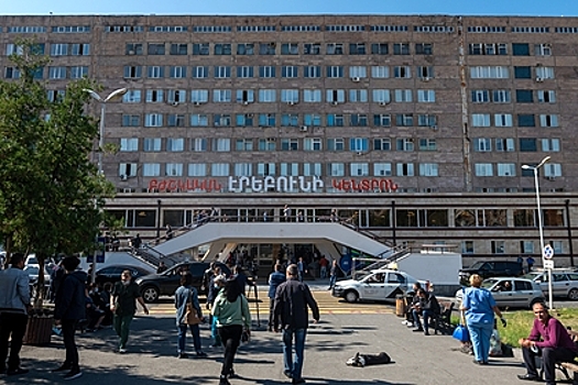К раненному в Карабахе российскому журналисту пришли депутаты из Франции