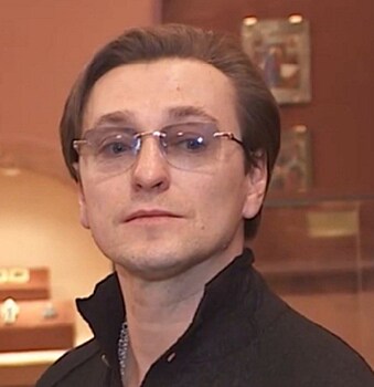 Сергей Безруков подарил костромскому музею костюм Бориса Годунова
