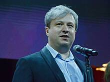 Суд заочно арестовал известного российского кинокритика