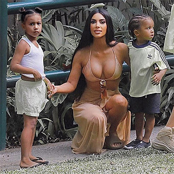 Ким Кардашьян «улучшает» своих детей