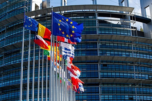 Подлая игра: если ЕС поддастся уговорам США и конфискует активы РФ, то евро рухнет на дно