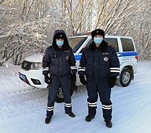 Сотрудники Госавтоинспекции в Югре оказали помощь на дороге
