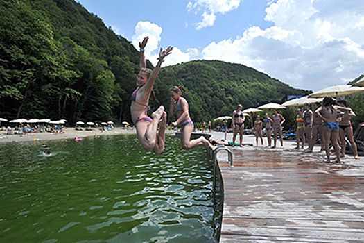 Определены самые популярные этим летом направления для путешествий по России