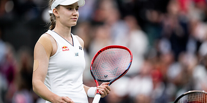 Елена Рыбакина объяснила нервозность в первой игре на Уимблдоне присутствием Федерера