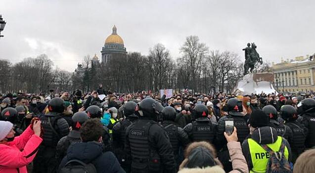 Стало известно число поданных жалоб о нарушении прав от участников митинга оппозиции в Петербурге