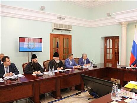 Дмитрий Азаров провел совещание по подготовке к визиту Патриарха Кирилла