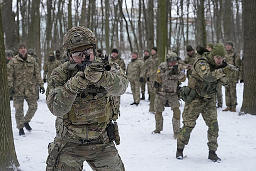 Украинский генерал рассказал о критическом недоборе солдат в армии